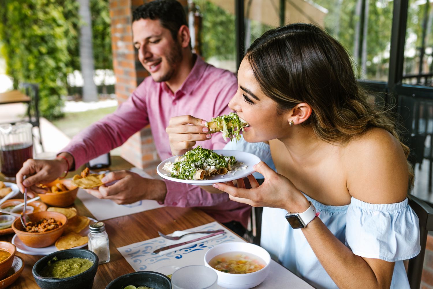 Gesund durch den Sommer: 8 Ernährungstipps für die heißen Tage